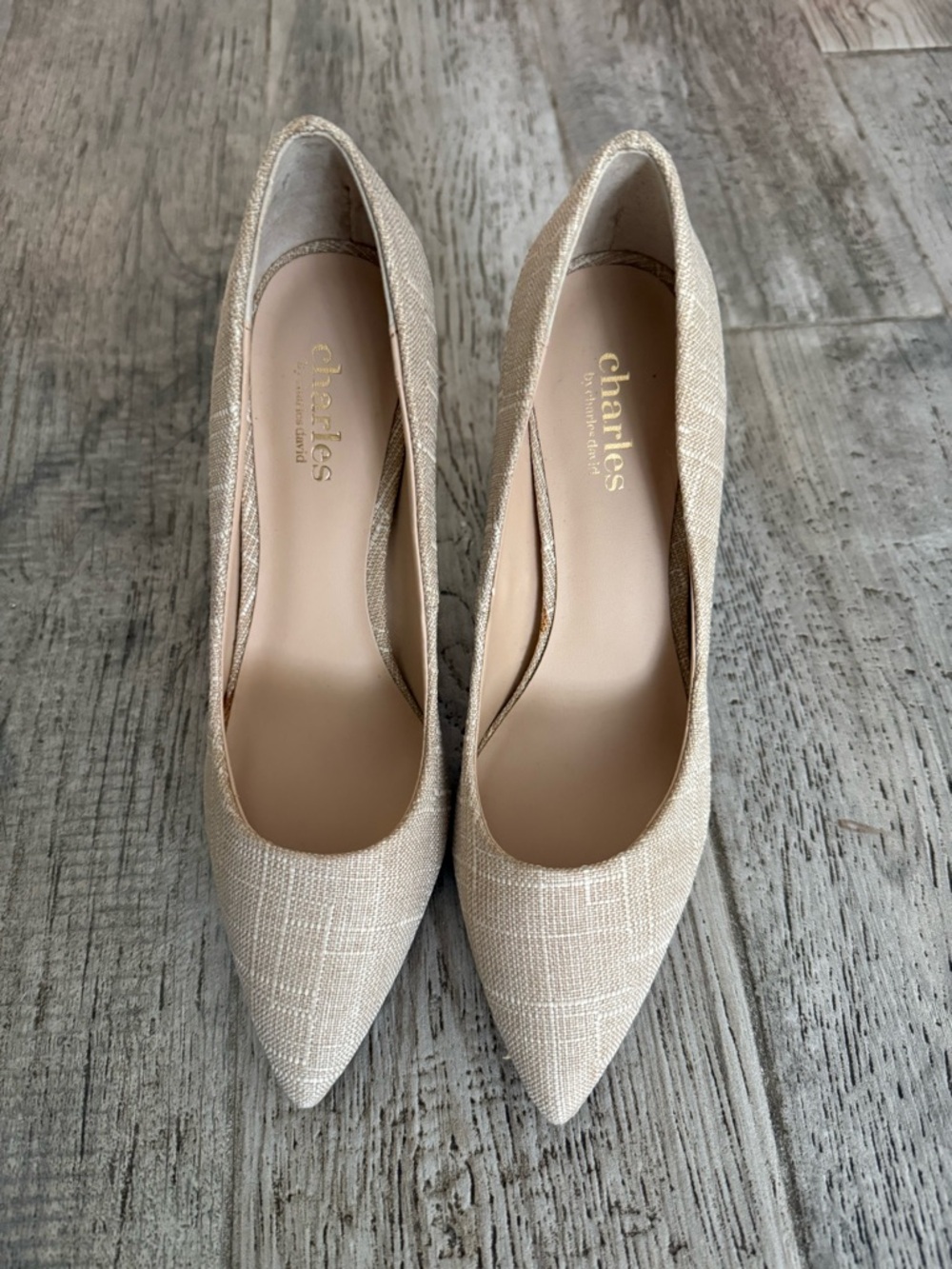 NEW Charles by Charles David Neutral Cream women's Pointed-Toe Heels pumps sz 6
